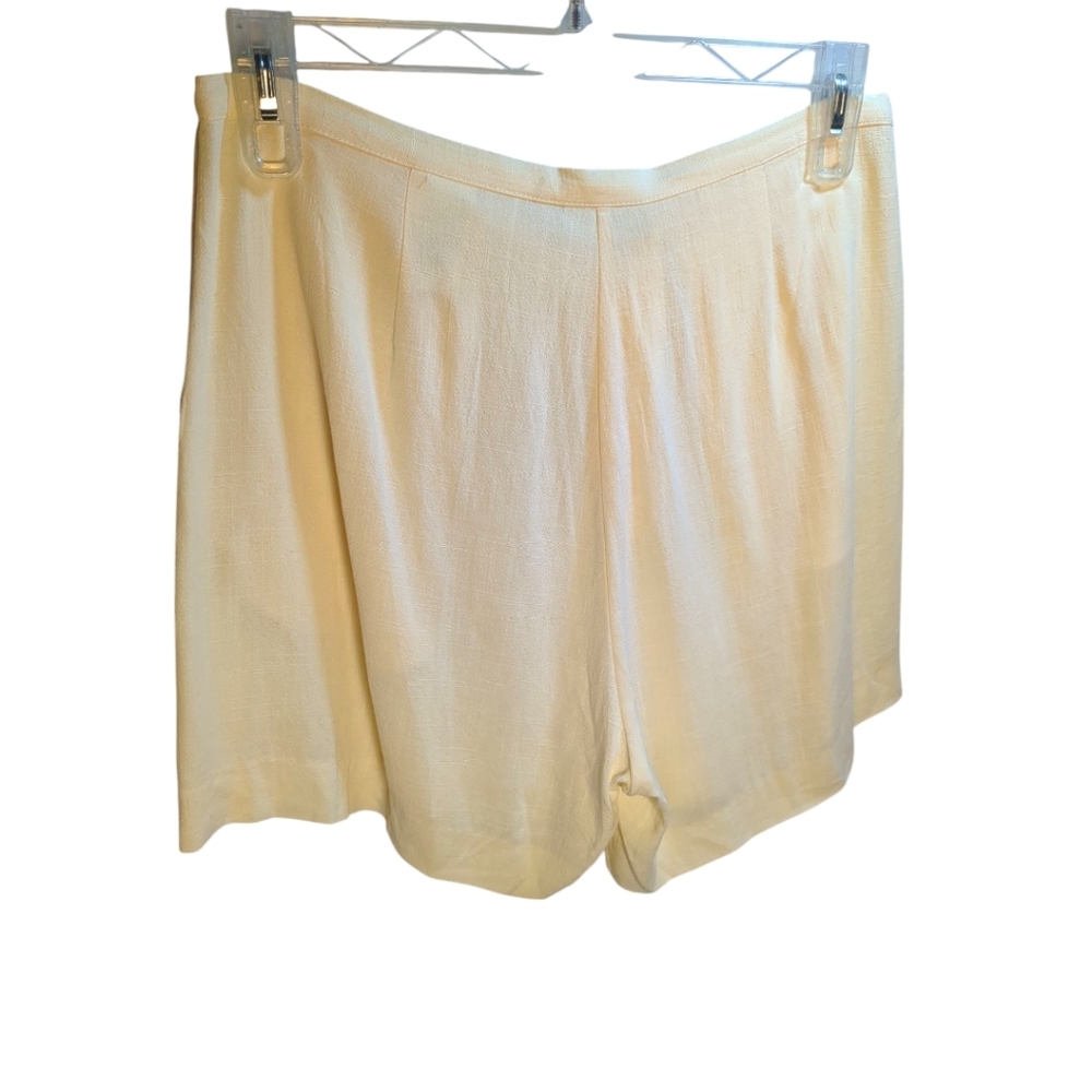 Weekday Kit linen mix shorts in pastel yellow Lightweight Sz 44/ US 12-14 - Picture 7 of 8